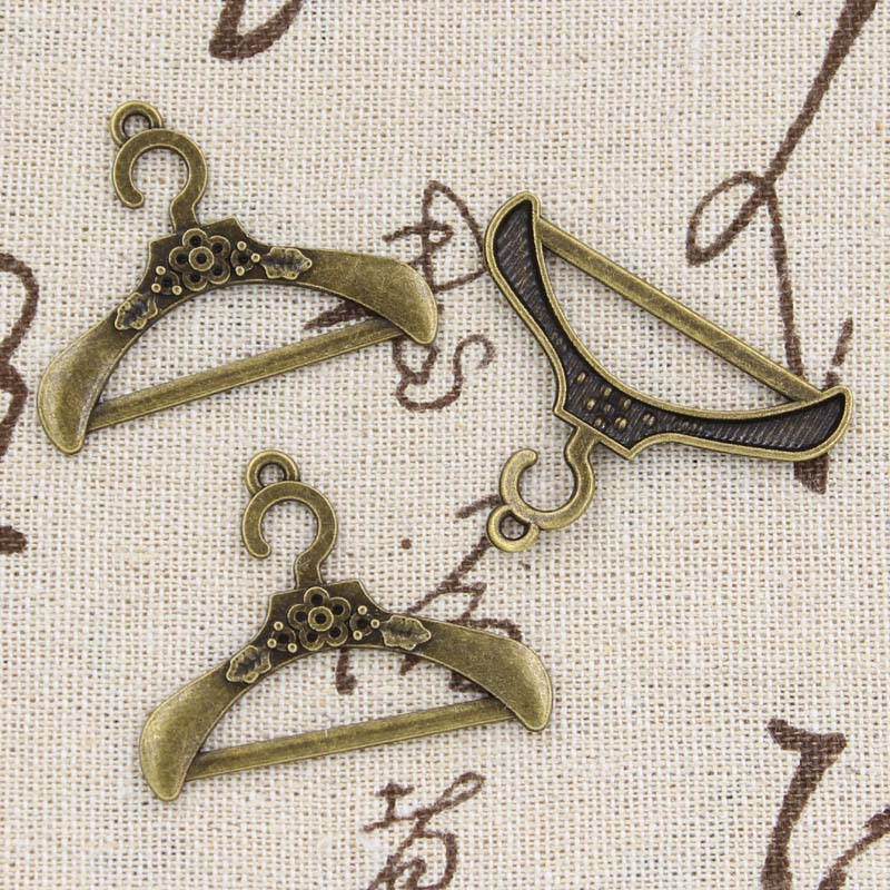 8pcs Charms Clothes Stand Hang - Jewelry Making Table recensione e prezzo