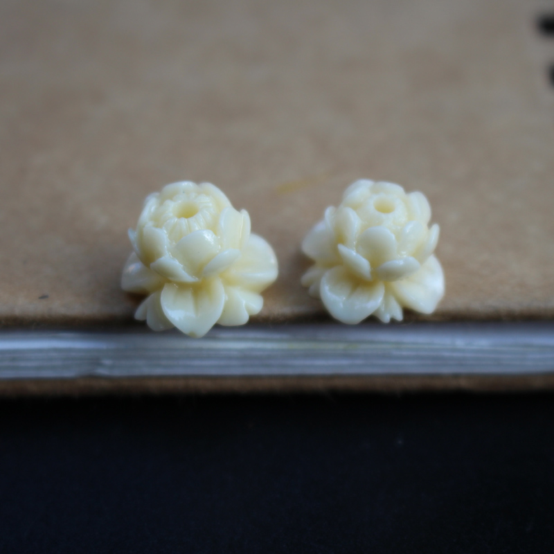 (20 pieces/lot) Carved Lotus B - Jewelry Making Table recensione e prezzo